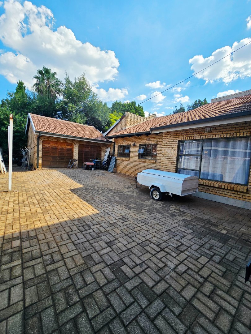 4 Bedroom Property for Sale in Flamwood North West